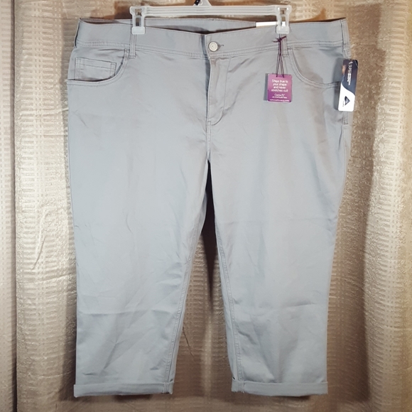 plus size gray capris